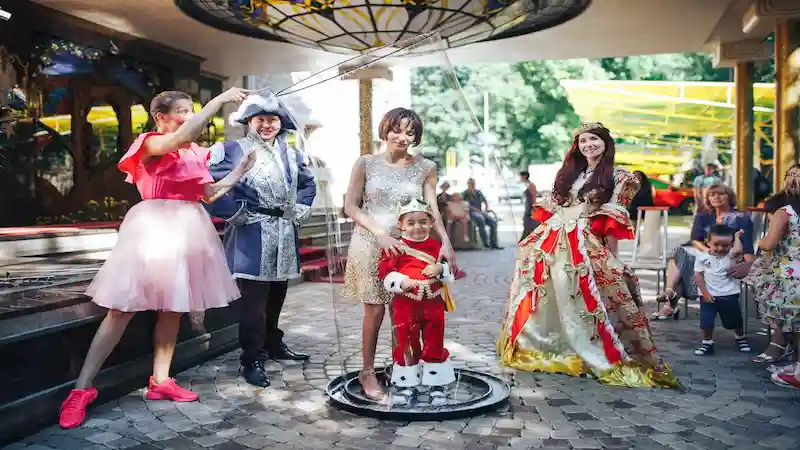 15 Mind-Blowing Cosplays That Will Astonish You with Their Sheer Creativity